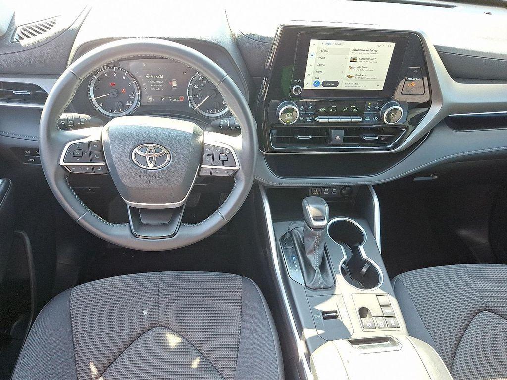 used 2024 Toyota Highlander car, priced at $34,997