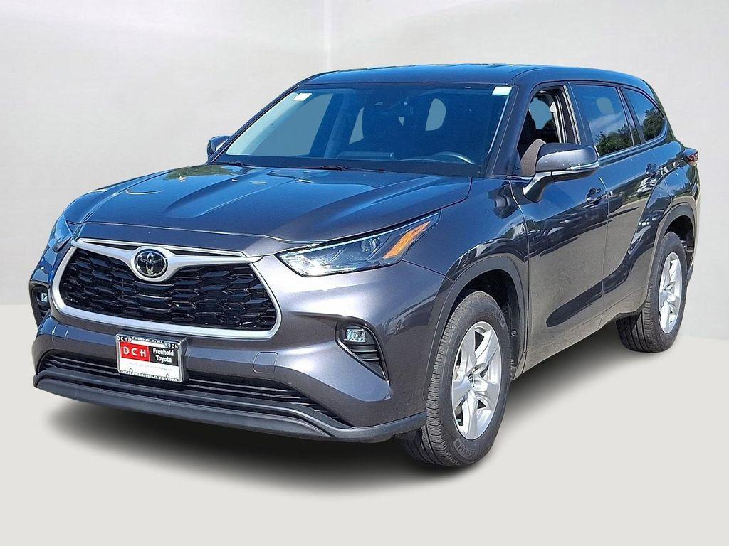 used 2024 Toyota Highlander car, priced at $31,999