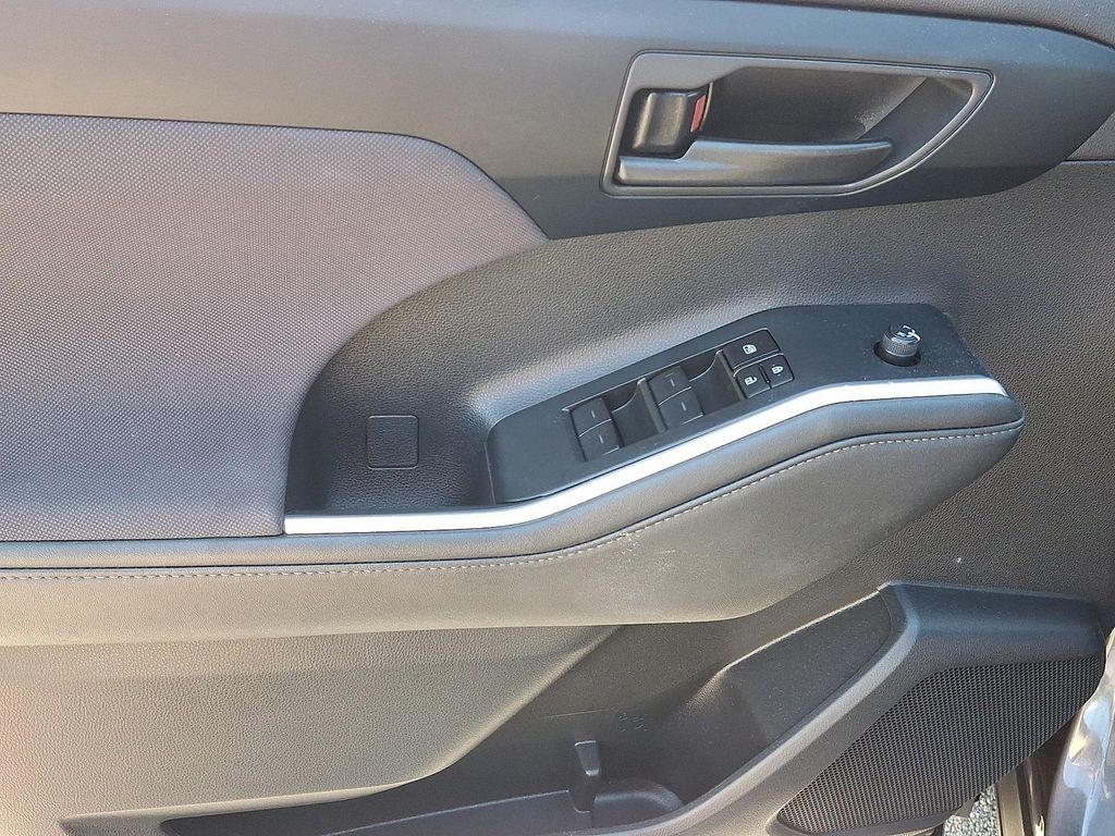 used 2024 Toyota Highlander car, priced at $34,997