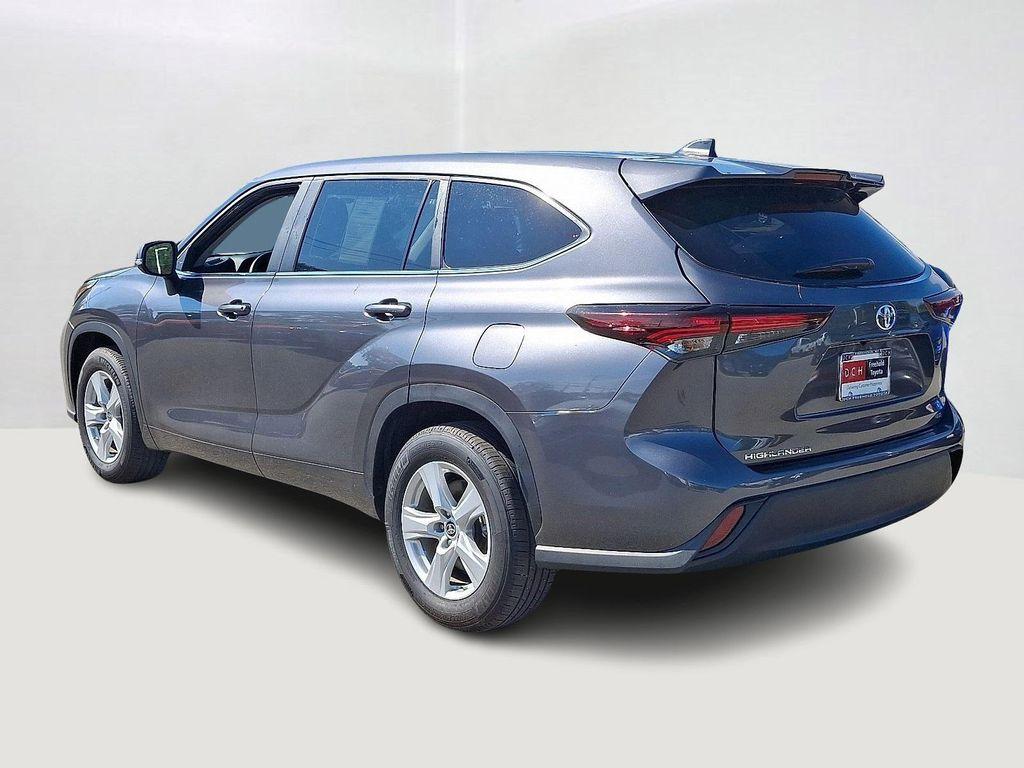 used 2024 Toyota Highlander car, priced at $31,999