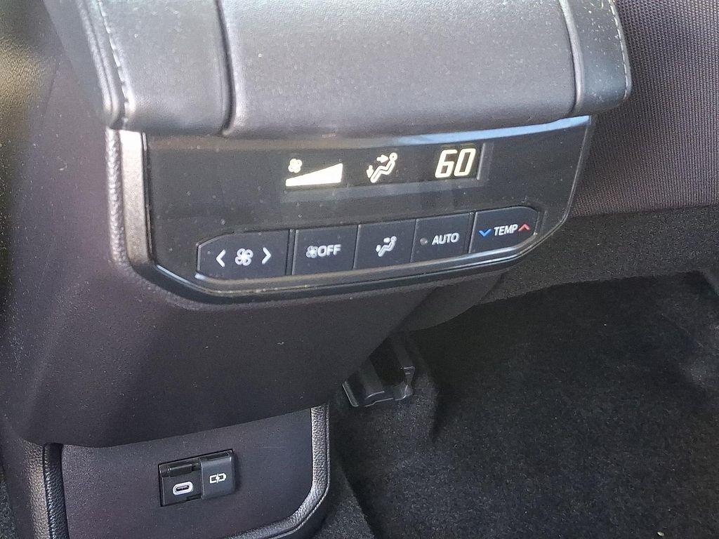 used 2024 Toyota Highlander car, priced at $34,997