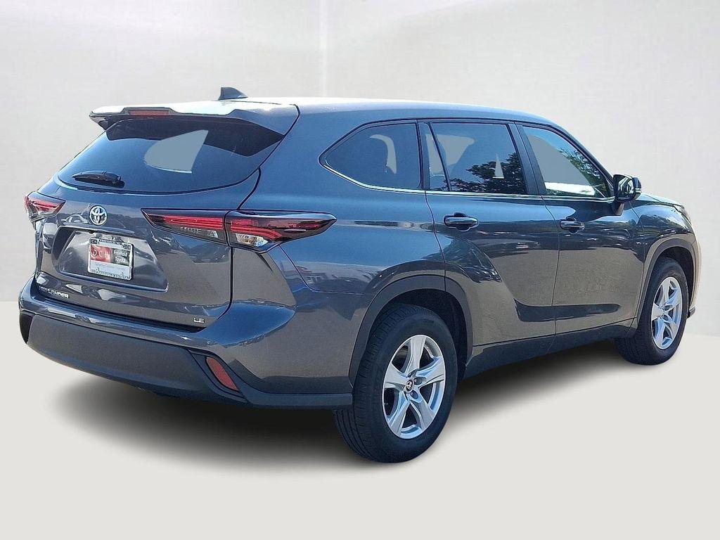 used 2024 Toyota Highlander car, priced at $31,999
