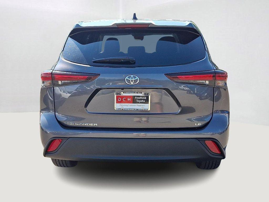 used 2024 Toyota Highlander car, priced at $31,999