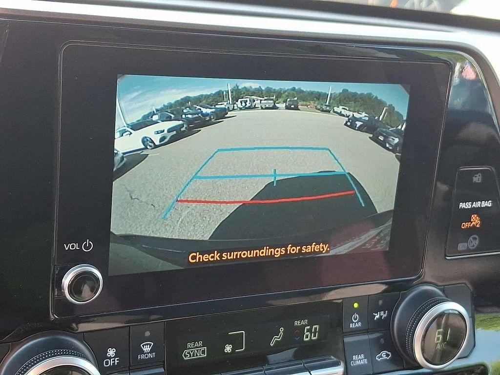 used 2024 Toyota Highlander car, priced at $31,999