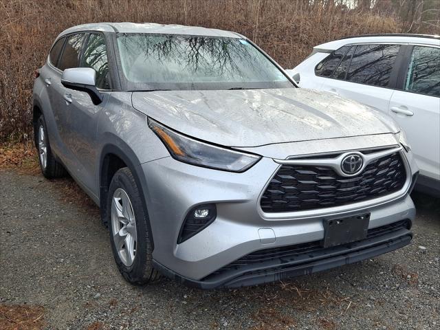 used 2022 Toyota Highlander car, priced at $31,992