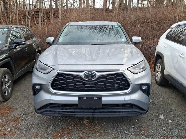 used 2022 Toyota Highlander car, priced at $31,992