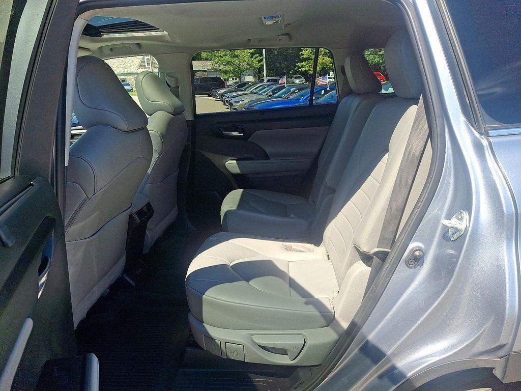 used 2023 Toyota Highlander car, priced at $35,495