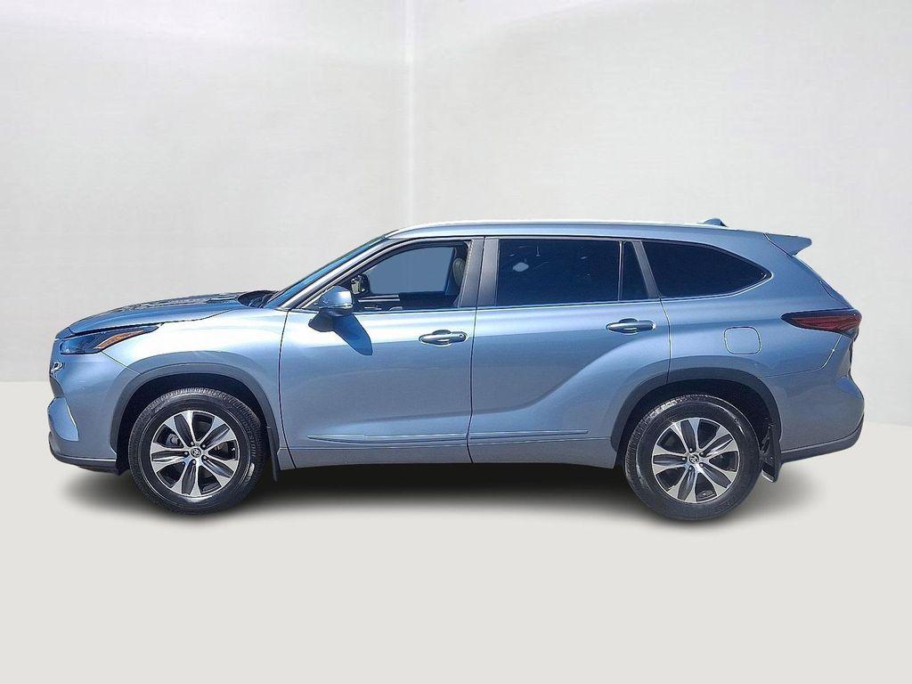 used 2023 Toyota Highlander car, priced at $35,495