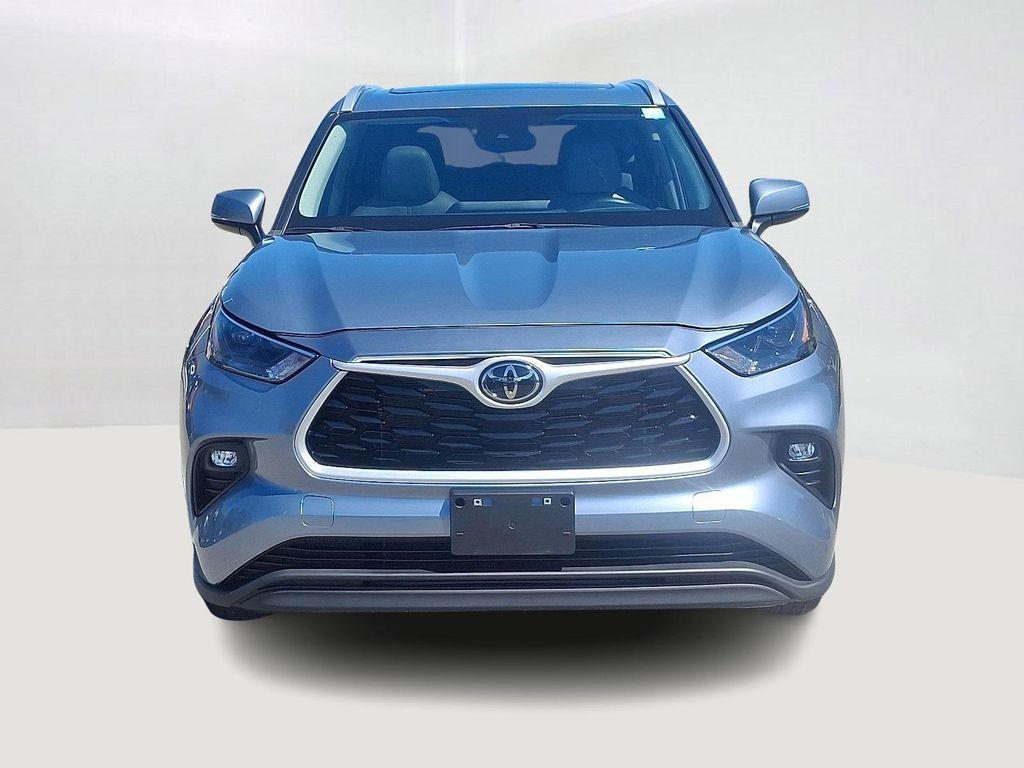used 2023 Toyota Highlander car, priced at $35,495