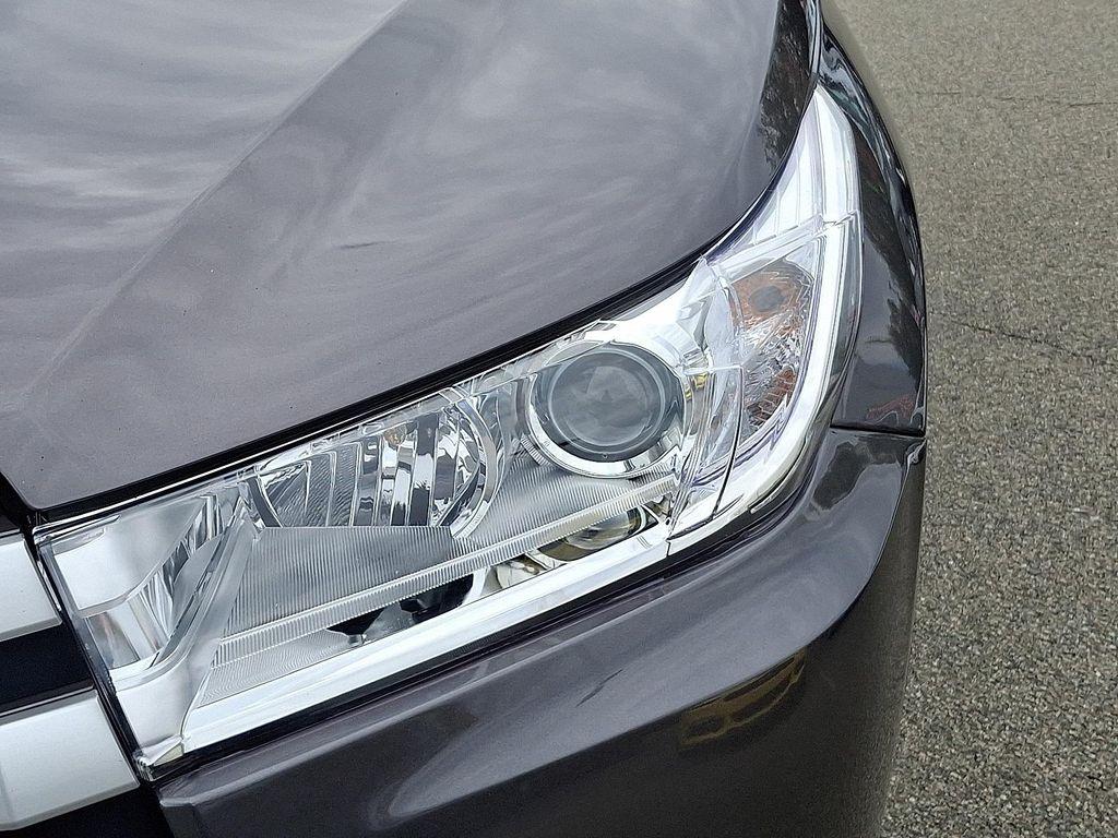 used 2019 Toyota Highlander car, priced at $19,592