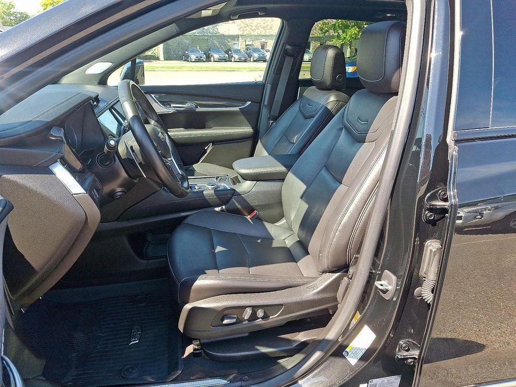 used 2021 Cadillac XT5 car, priced at $21,992