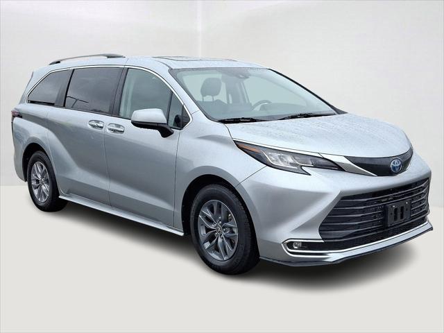 used 2023 Toyota Sienna car, priced at $38,491