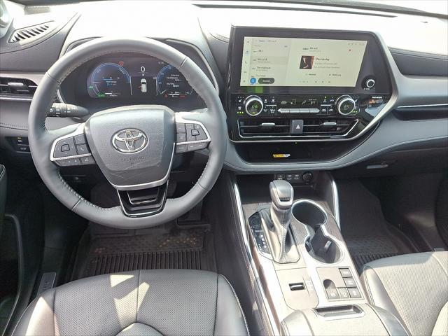 used 2023 Toyota Highlander Hybrid car, priced at $43,992