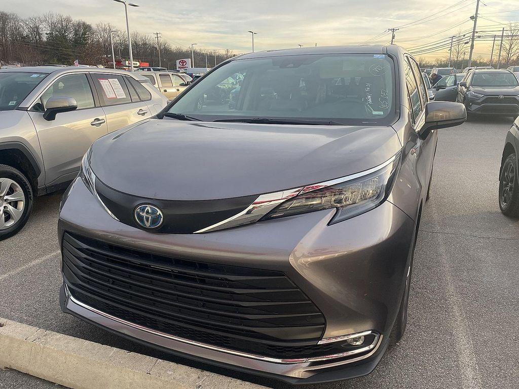 used 2024 Toyota Sienna car, priced at $39,990