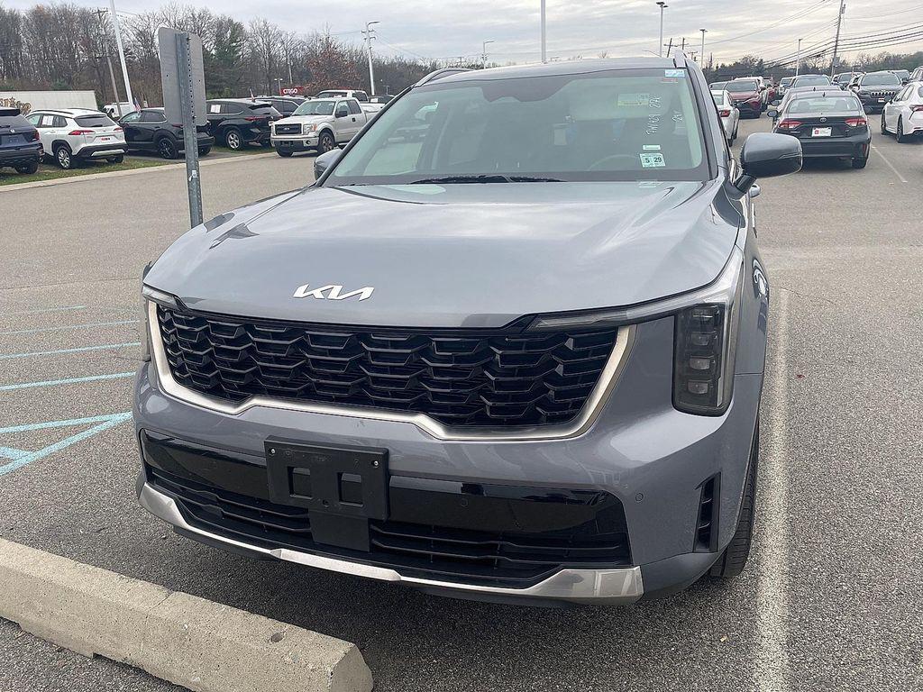 used 2024 Kia Sorento car, priced at $28,490