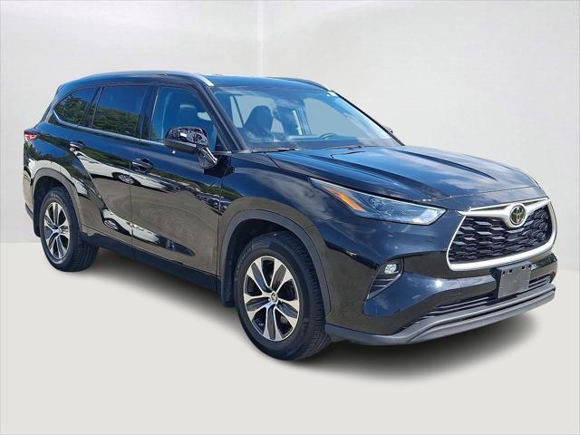 used 2022 Toyota Highlander car, priced at $33,791