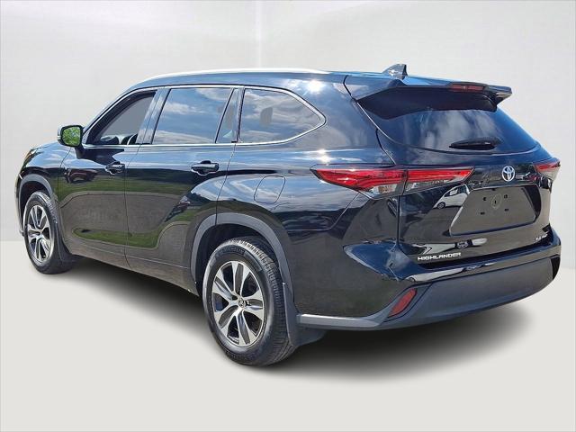 used 2022 Toyota Highlander car, priced at $33,791
