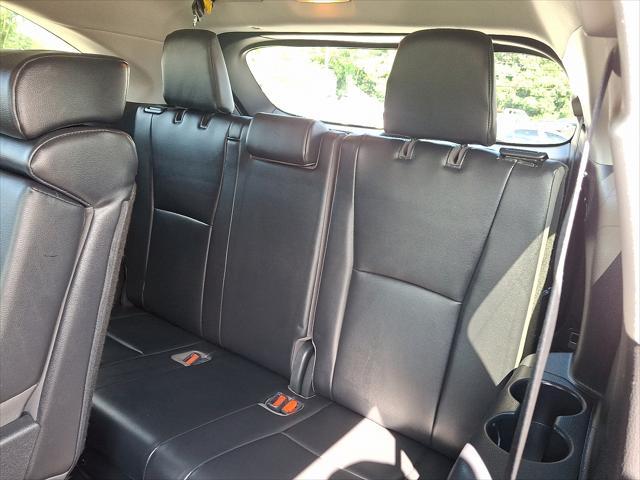 used 2022 Toyota Highlander car, priced at $33,791