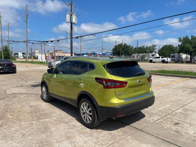 used 2020 Nissan Rogue Sport car, priced at $15,200