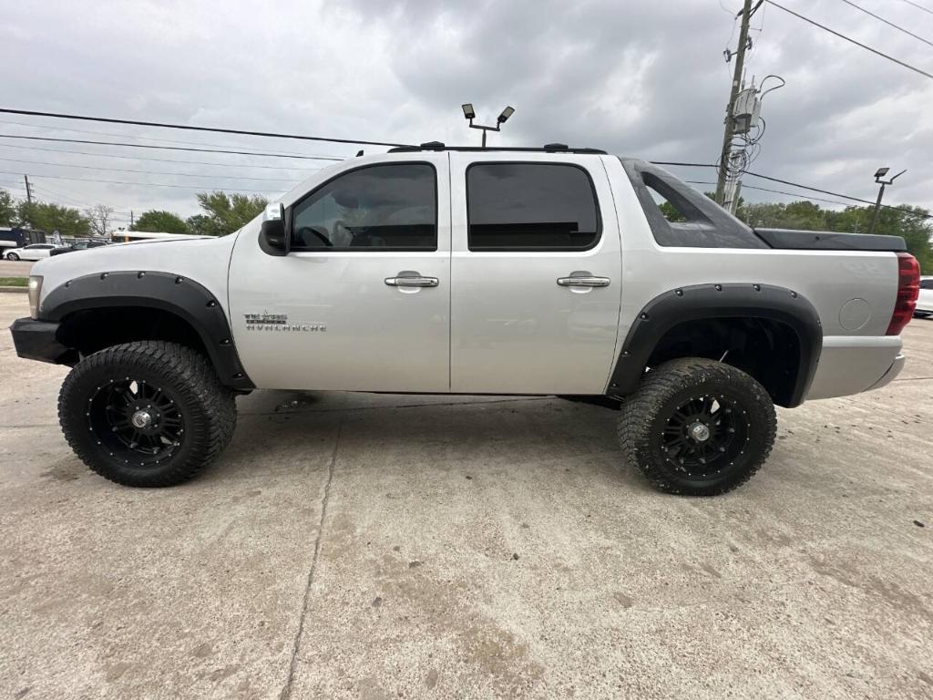 used 2011 Chevrolet Avalanche car, priced at $15,895