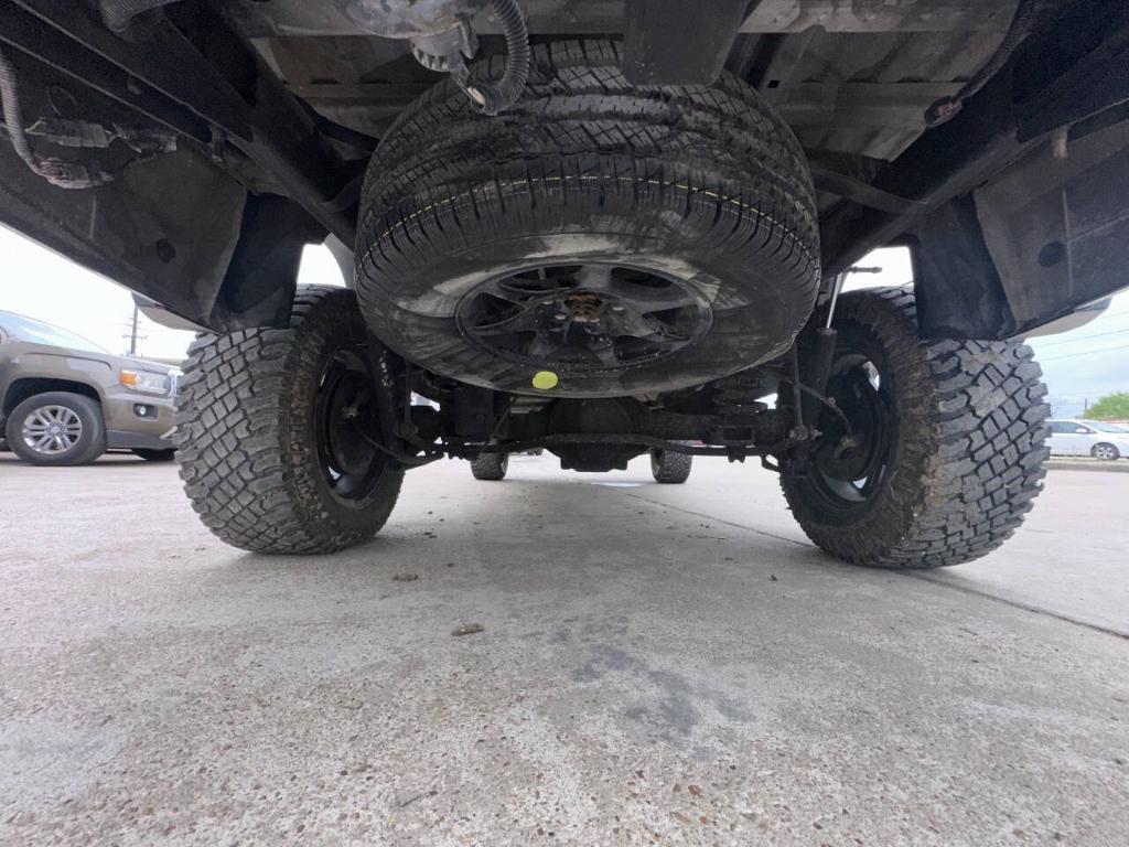 used 2011 Chevrolet Avalanche car, priced at $15,895