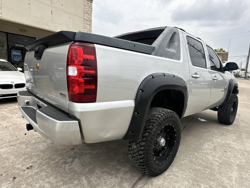 used 2011 Chevrolet Avalanche car, priced at $15,895
