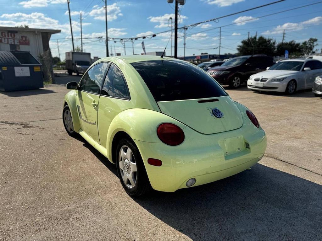 used 2001 Volkswagen New Beetle car, priced at $4,400