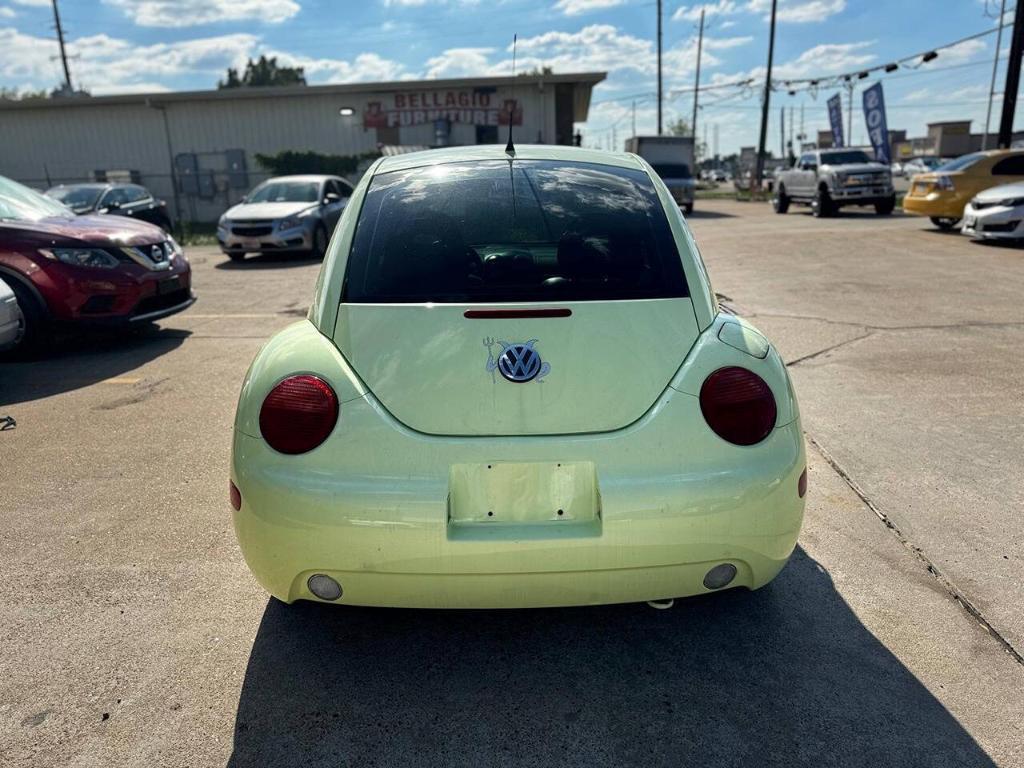 used 2001 Volkswagen New Beetle car, priced at $4,400