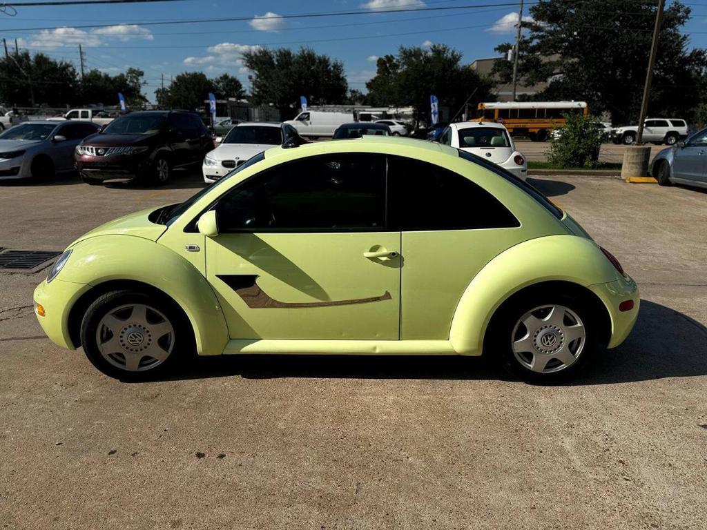 used 2001 Volkswagen New Beetle car, priced at $4,400