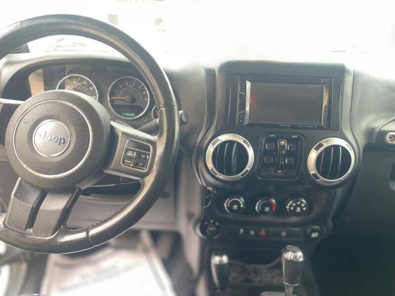 used 2014 Jeep Wrangler Unlimited car, priced at $15,995