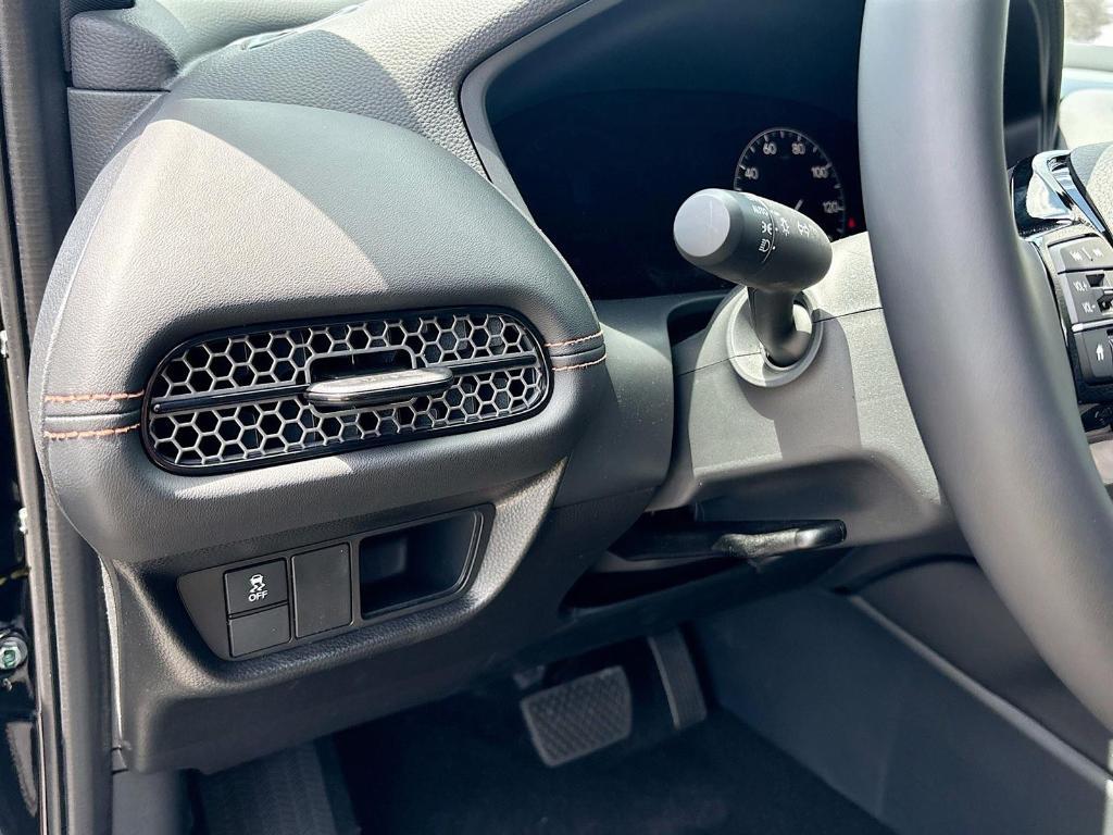 new 2025 Honda HR-V car, priced at $28,895
