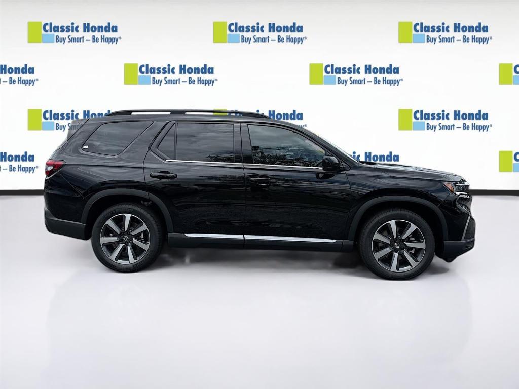 new 2025 Honda Pilot car, priced at $48,950
