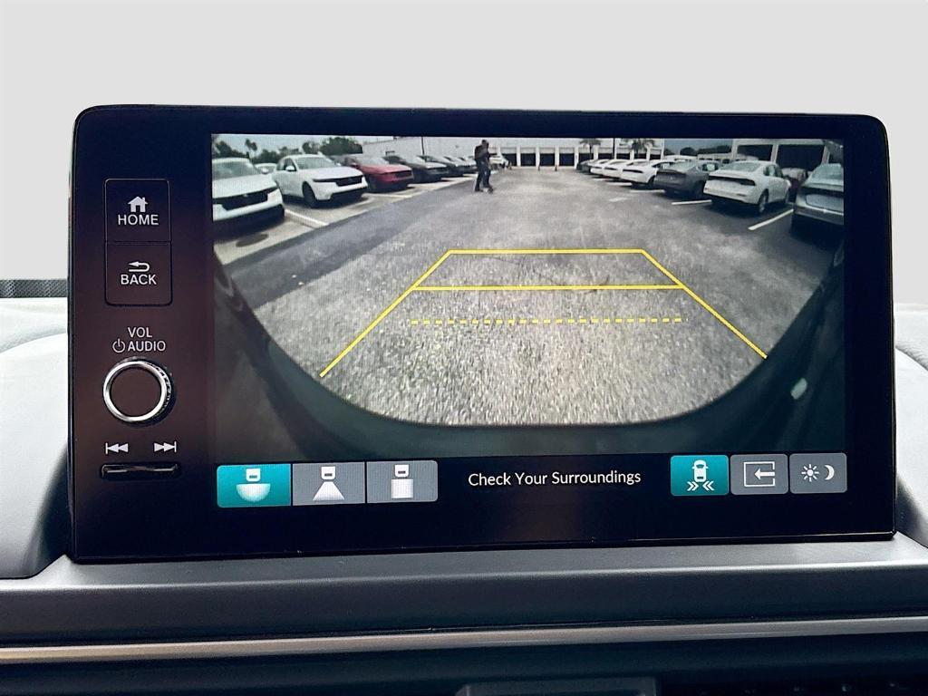 new 2025 Honda Pilot car, priced at $48,950