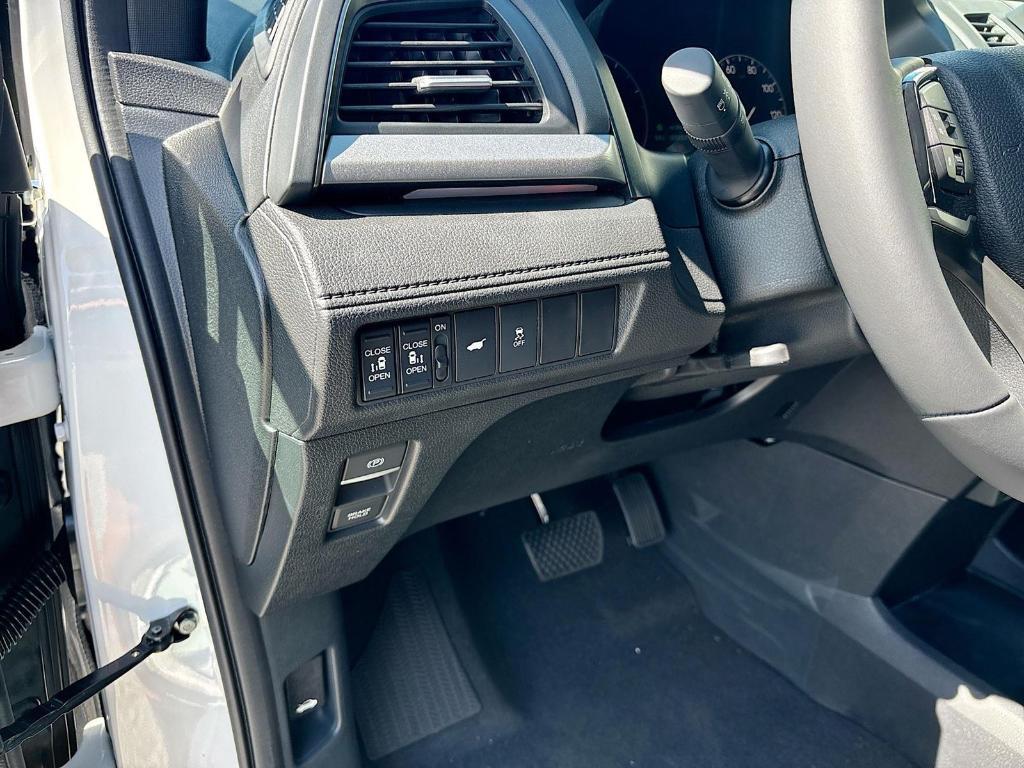 new 2025 Honda Odyssey car, priced at $45,275