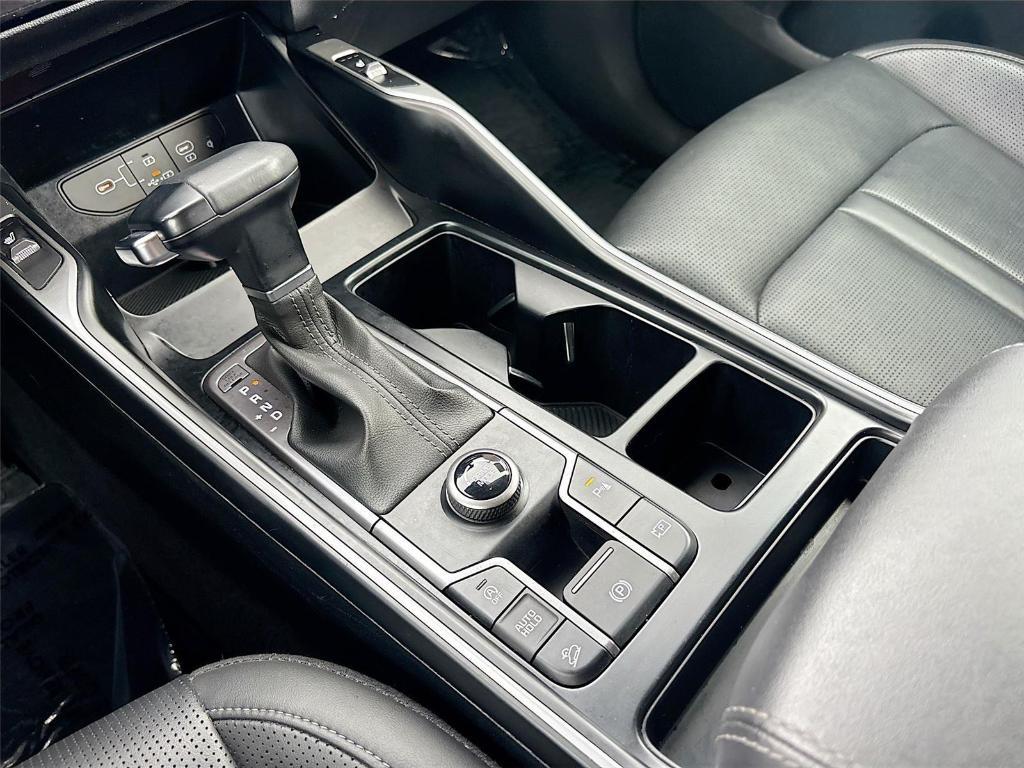 used 2024 Kia Sorento car, priced at $25,995
