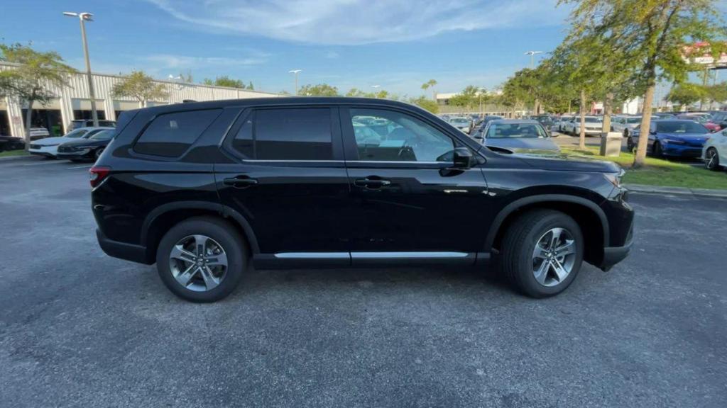 new 2025 Honda Pilot car, priced at $47,425