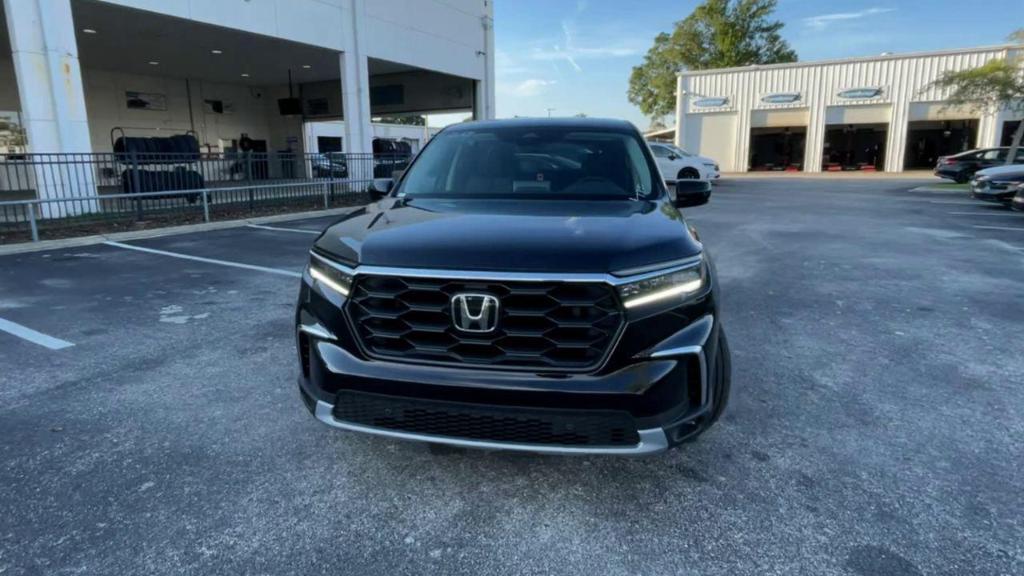 new 2025 Honda Pilot car, priced at $47,425