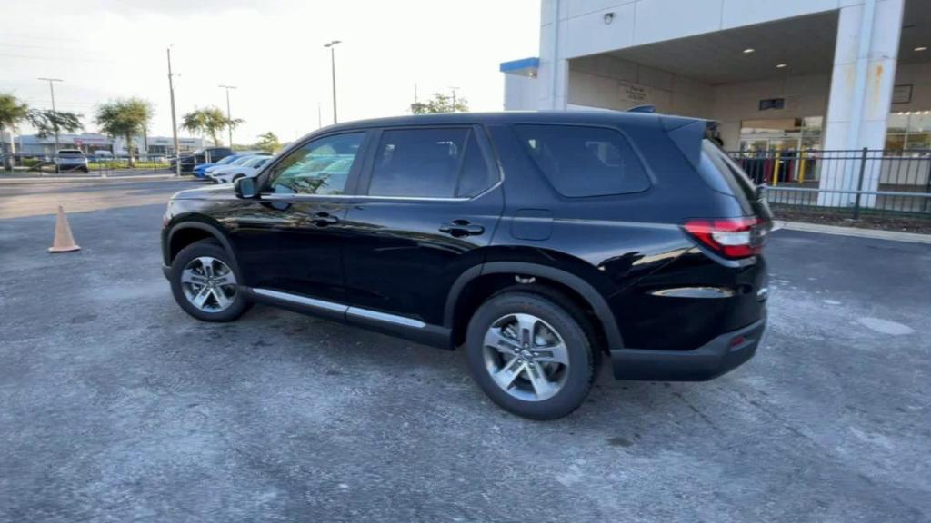 new 2025 Honda Pilot car, priced at $47,425