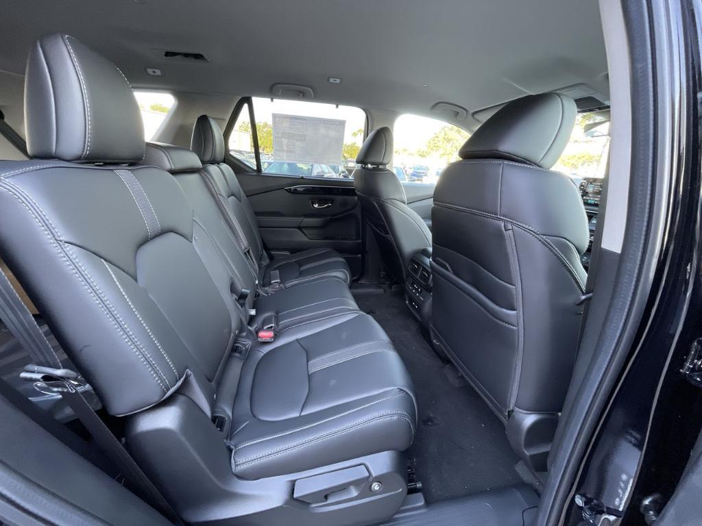 new 2025 Honda Pilot car, priced at $47,425