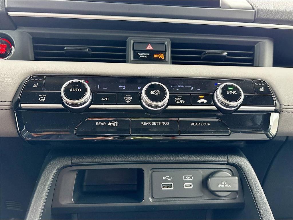 new 2025 Honda Pilot car, priced at $45,450