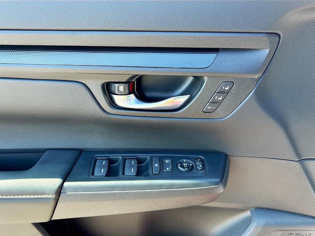 new 2025 Honda CR-V Hybrid car, priced at $39,500