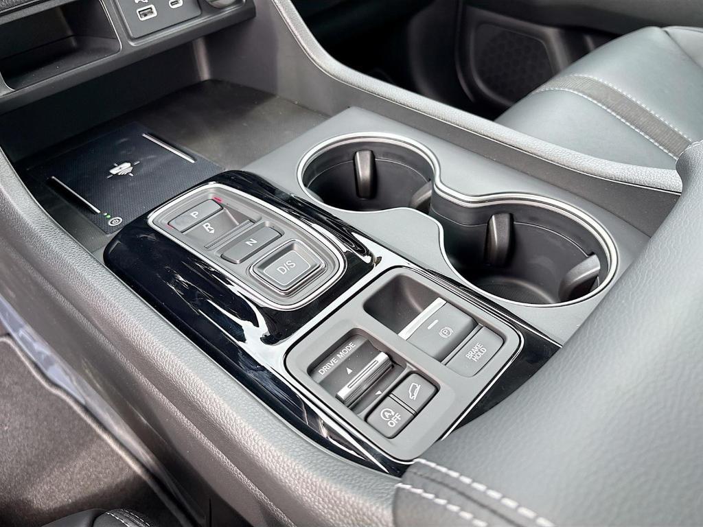 new 2025 Honda Pilot car, priced at $48,950