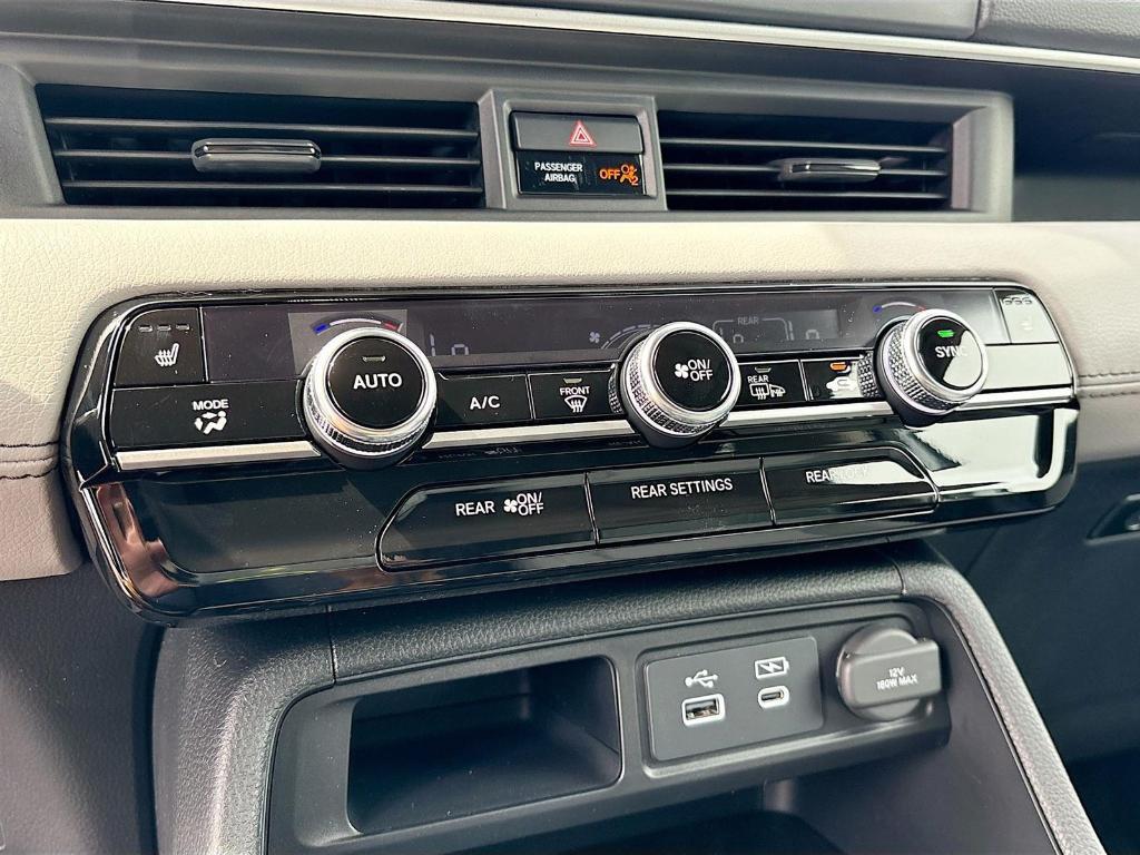 new 2025 Honda Pilot car, priced at $51,725