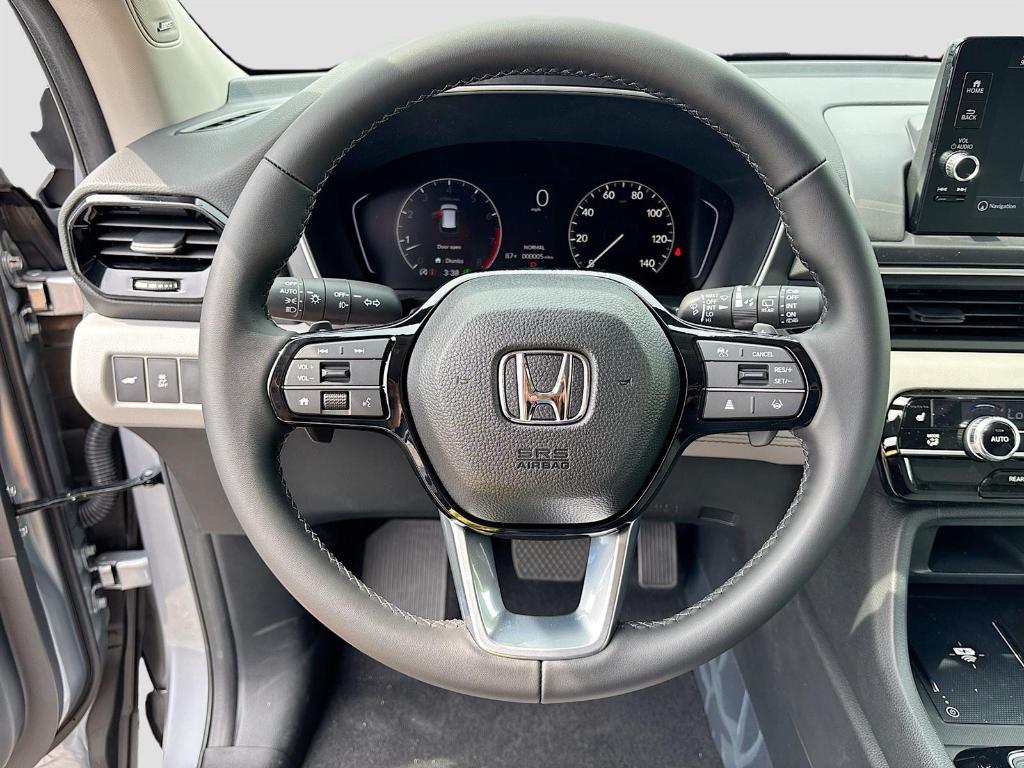 new 2025 Honda Pilot car, priced at $51,725