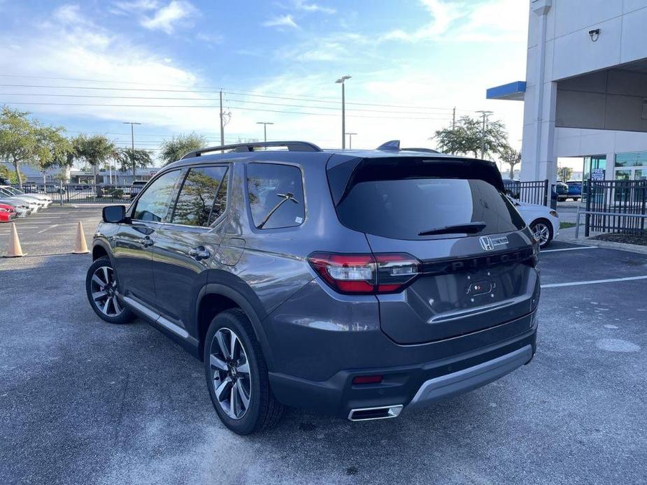 new 2025 Honda Pilot car, priced at $49,325