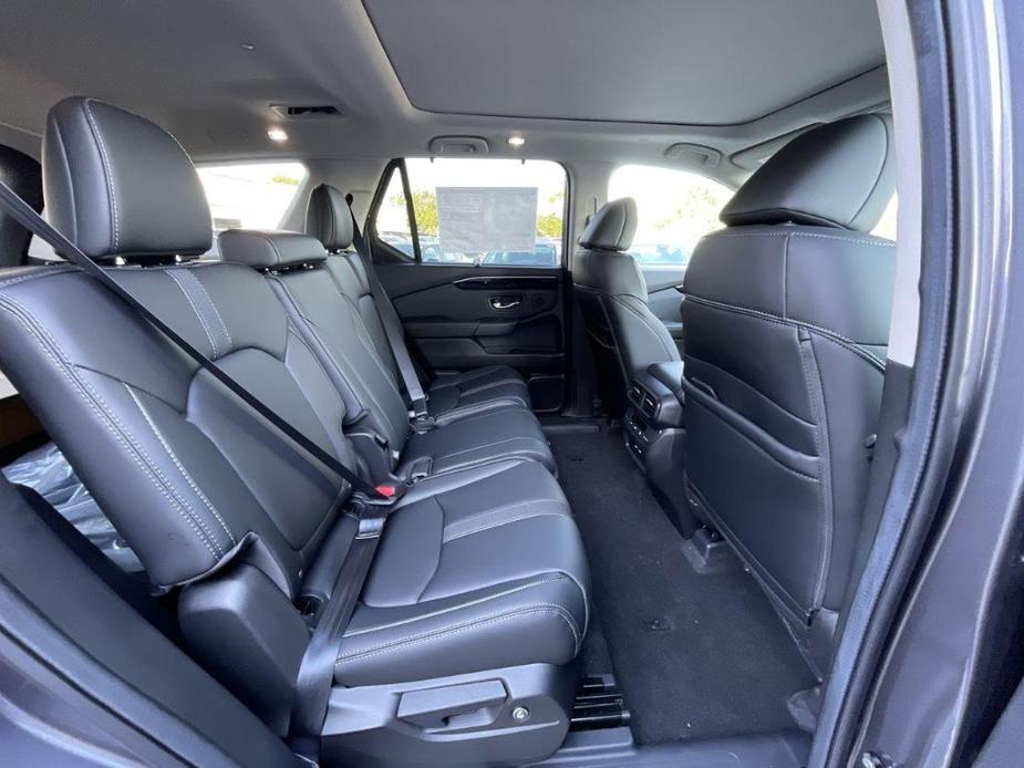 new 2025 Honda Pilot car, priced at $49,325