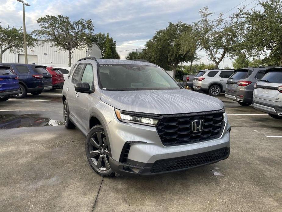 new 2025 Honda Pilot car, priced at $43,395