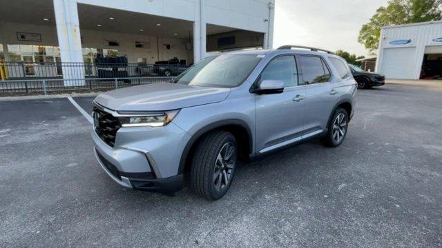 new 2025 Honda Pilot car, priced at $48,895