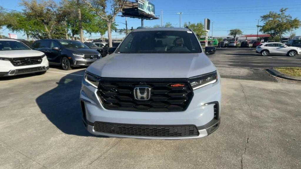 new 2025 Honda Pilot car, priced at $51,250