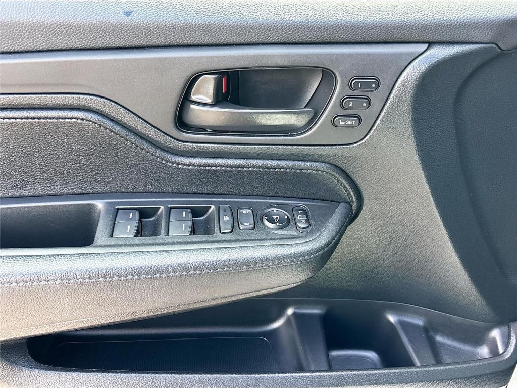 used 2023 Honda Odyssey car, priced at $31,995
